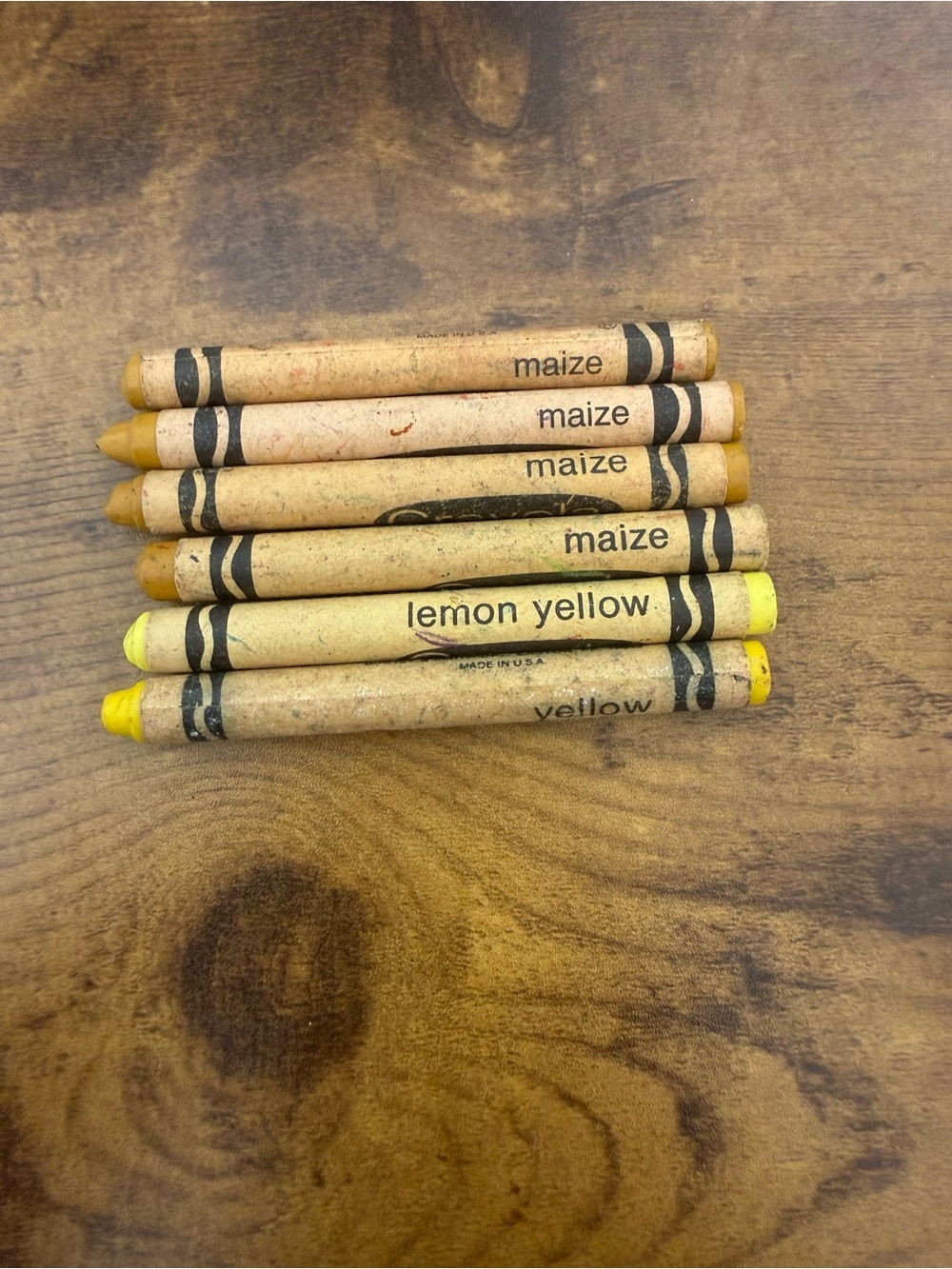 Set of vintage / collectible / discontinued Crayola crayons - yellows